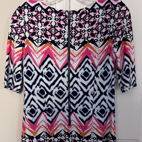 Vince Camuto short sleeve dress - Picture 3 of 3